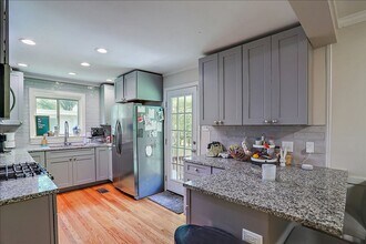 4263 Forest Park Dr in Jackson, MS - Building Photo - Building Photo