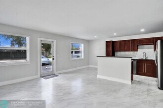 800 SW 12th Ct in Fort Lauderdale, FL - Building Photo - Building Photo