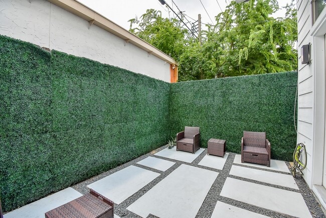 1211 Rosine St in Houston, TX - Foto de edificio - Building Photo