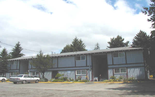 Meadow Creek Apartments in Lakewood, WA - Building Photo