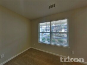 2880 Chilhowee Dr in Atlanta, GA - Building Photo - Building Photo