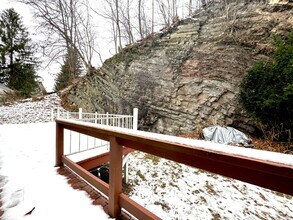 1833 Poco Ln in Williamsport, PA - Foto de edificio - Building Photo