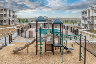 The Reserve at Crescent Cove in Evans, CO - Foto de edificio - Building Photo