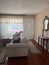6425 Thomas Dr in North Highlands, CA - Building Photo - Building Photo