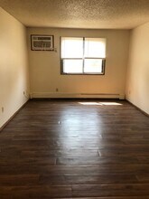 1305 Sunset St in Iowa City, IA - Building Photo - Building Photo