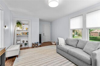 11 Whitwell Pl in Newport, RI - Building Photo - Building Photo
