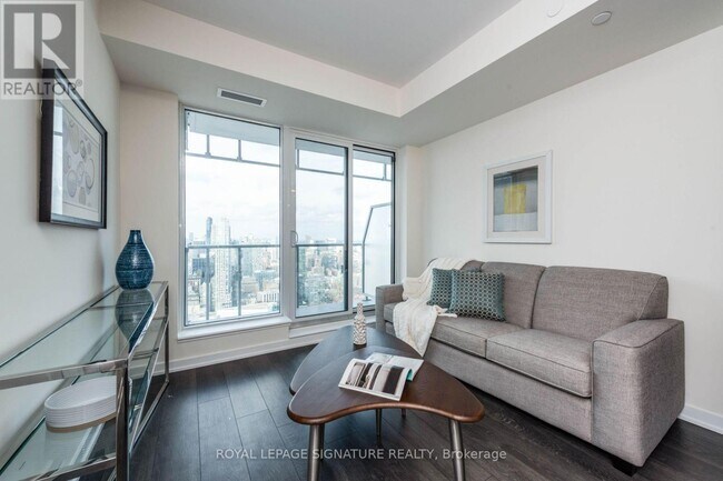 28 Freeland St in Toronto, ON - Building Photo - Building Photo
