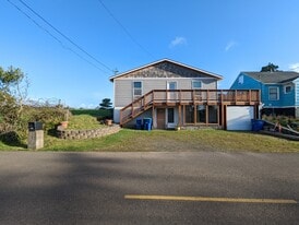 1435 NE 12th St, Unit Studio in Lincoln City, OR - Building Photo