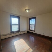 1625 Court St-Unit -1625 1/2- UNIT 1 in Sioux City, IA - Building Photo - Building Photo