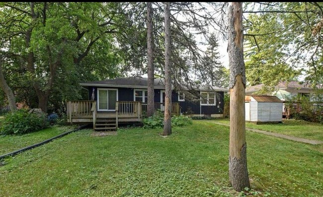 property at 2208 Salem Blvd