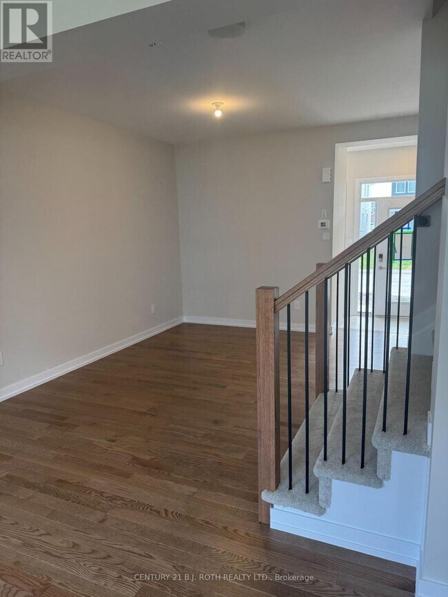 944 Seagrave Ln in Ottawa, ON - Building Photo - Building Photo