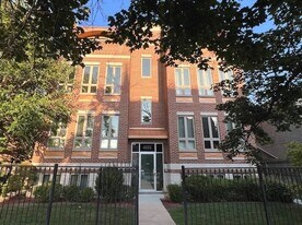 4135 N Kedvale Ave in Chicago, IL - Building Photo