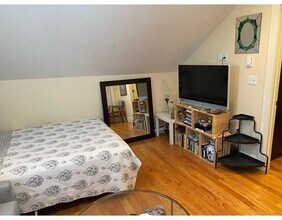 19 Chestnut Hill Ave, Unit 3 in Boston, MA - Foto de edificio - Building Photo