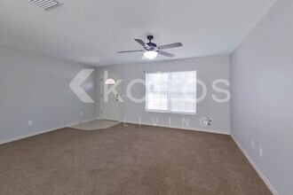 465 Malauka Radial in Ocklawaha, FL - Foto de edificio - Building Photo