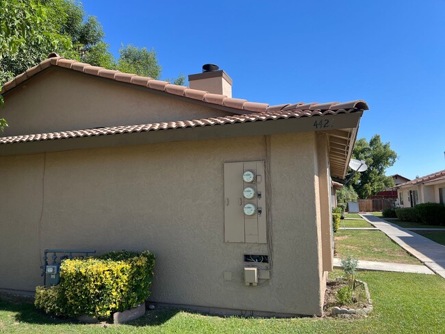 4422 White Ln in Bakersfield, CA - Building Photo - Building Photo