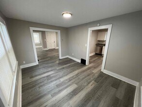 924 Bloomfield Ave in Akron, OH - Building Photo - Building Photo