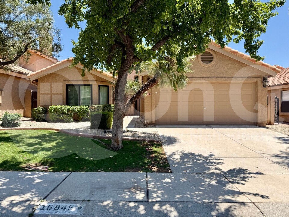 15845 N 51st St in Scottsdale, AZ - Building Photo