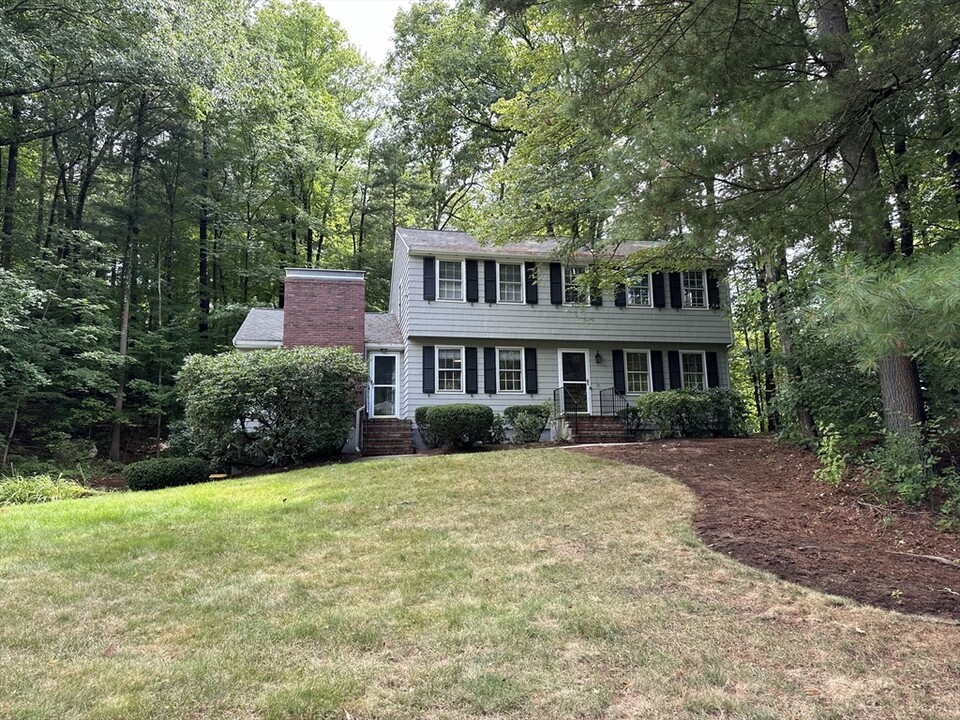 76 Brook Trail Rd in Concord, MA - Building Photo