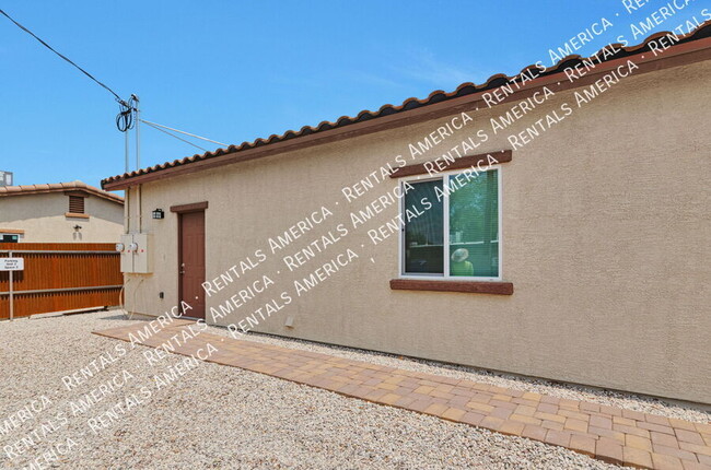 property at 3727 N Stone Ave