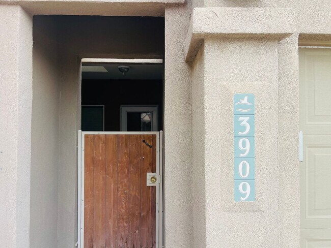 3909 Desert Sage Ct NW in Albuquerque, NM - Building Photo - Building Photo