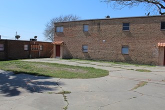 Coastal Pointe Apartments in Corpus Christi, TX - Building Photo - Building Photo