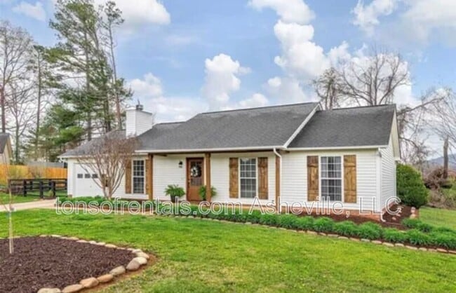 108 Sandpiper Ct in Fletcher, NC - Building Photo - Building Photo
