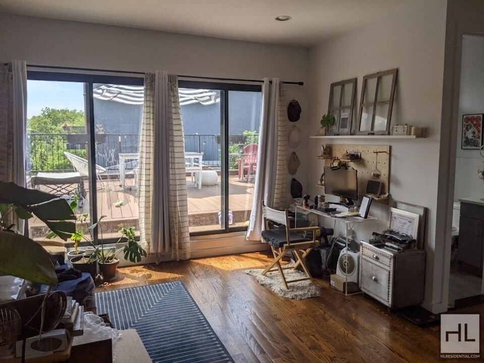 390 Quincy St in Brooklyn, NY - Building Photo