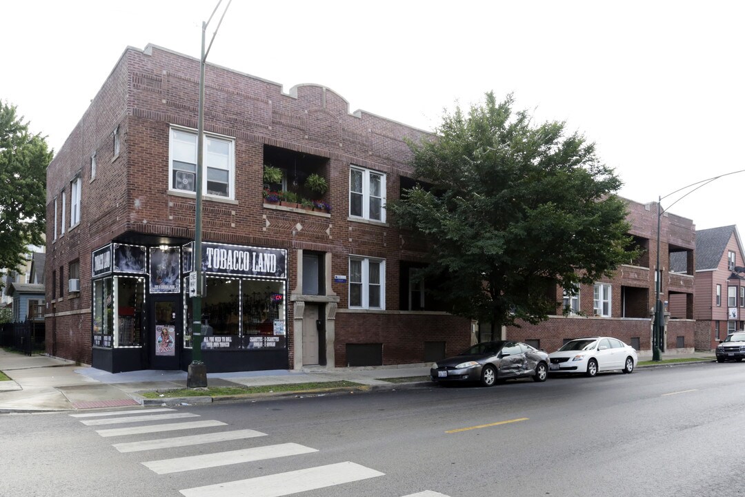 2115-2125 N Central Park in Chicago, IL - Building Photo