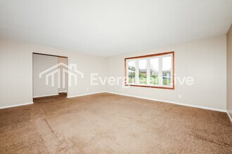 4571 Sylvan Oak Dr in Dayton, OH - Building Photo - Building Photo