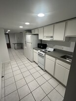 423 7th St NE, Unit B in Washington, DC - Building Photo