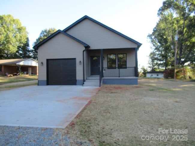 2071 Gladwood Ln in Iron Station, NC - Building Photo - Building Photo