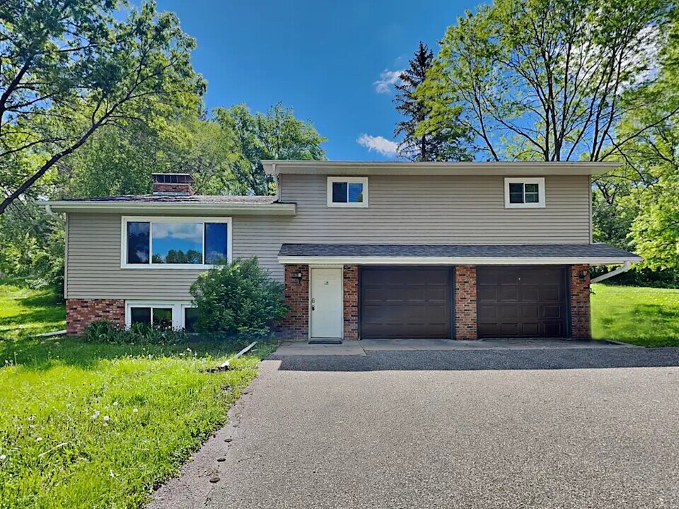 5974 County Rd 26 in Minnetrista, MN - Building Photo