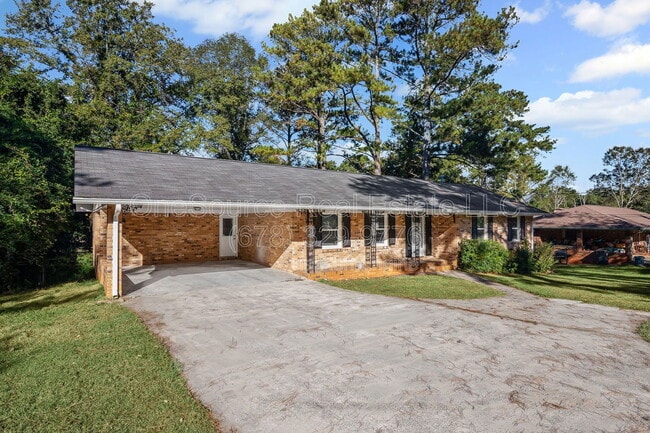5946 Dunn Rd in Mableton, GA - Building Photo - Building Photo
