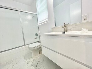6060 Fulton Ave in Los Angeles, CA - Building Photo - Building Photo