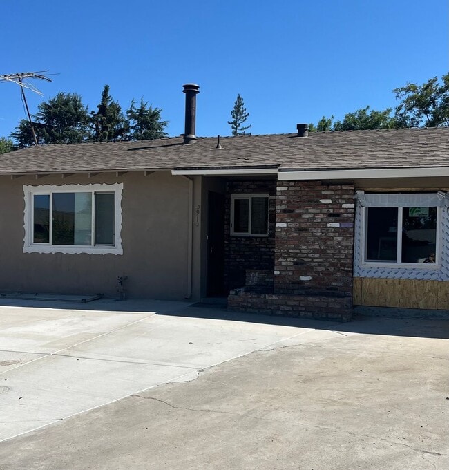property at 3912 Amigo Dr