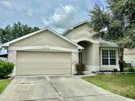 5223 58th Terrace E in Bradenton, FL - Building Photo