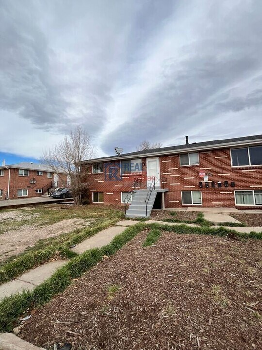 5345 W 3rd Pl in Lakewood, CO - Building Photo
