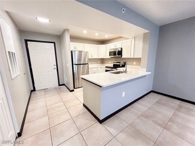 8284 Key Royal Cir in Naples, FL - Building Photo - Building Photo