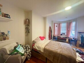 75 Putnam St, Unit 1 in Boston, MA - Building Photo - Building Photo