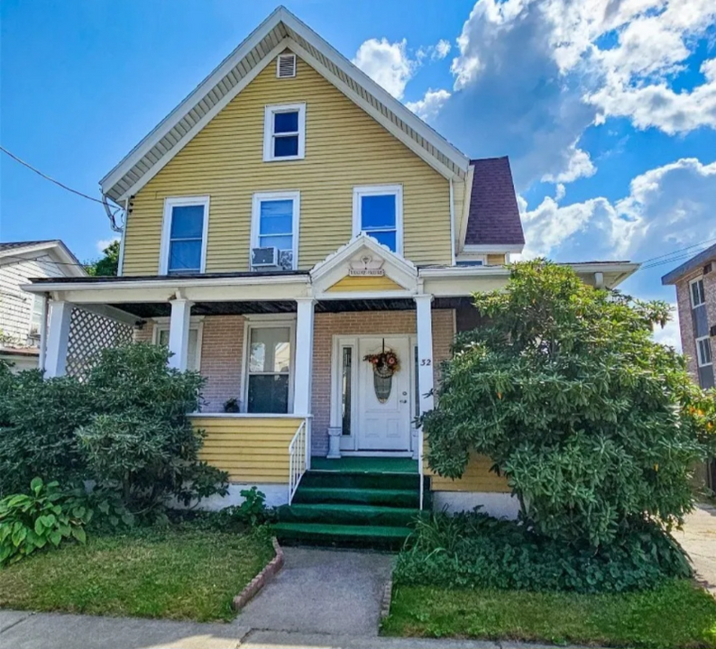 32 Doubleday St in Binghamton, NY - Building Photo