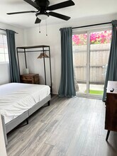 1170 Esperanza St, Unit 3 in Los Angeles, CA - Building Photo - Building Photo