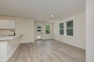 310 E Washington St in Pierce City, MO - Building Photo - Building Photo