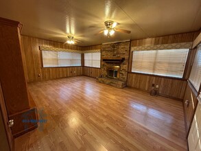 1103 N Kings Hwy in Nash, TX - Building Photo - Building Photo