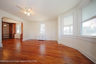 88 Memorial Pkwy in Atlantic Highlands, NJ - Building Photo - Building Photo