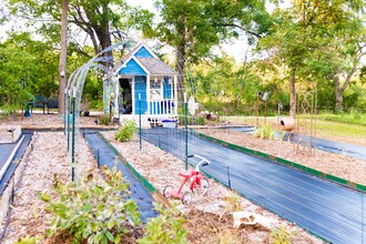 9037 N Mem Dr in Owasso, OK - Building Photo - Building Photo