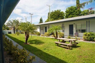 2206 Fillmore St in Hollywood, FL - Building Photo