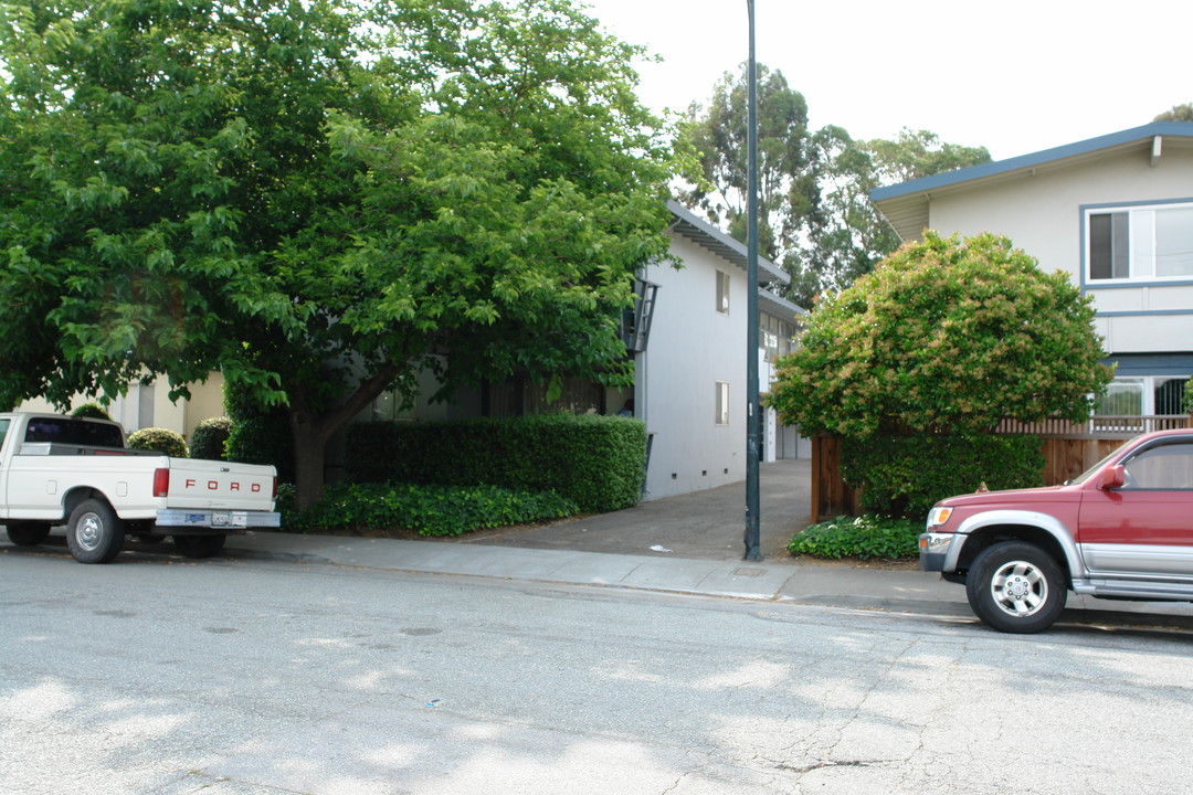 10 Poinsettia in San Mateo, CA - Building Photo