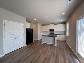 108 Cornwell Wy in Calhoun, GA - Building Photo - Building Photo