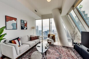 8 The Esplanade in Toronto, ON - Building Photo