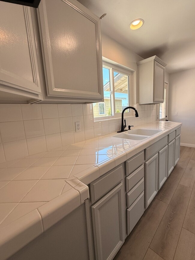 405 N San Gabriel Ave in Azusa, CA - Building Photo - Building Photo